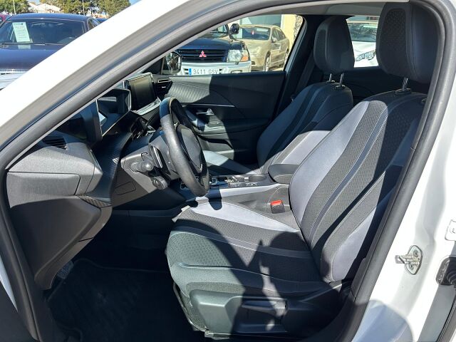 PEUGEOT 2008 ALLURE 1.2 E-THP AUTO SPANISH LHD IN SPAIN 39000 MILES SUPERB 2020